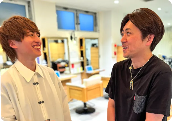 店長達が話している様子